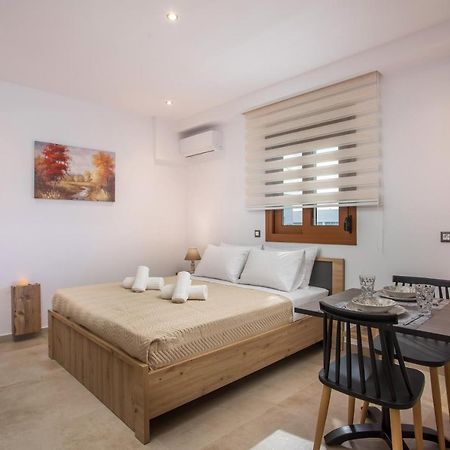 M&E Apartments ฮารากิ ภายนอก รูปภาพ