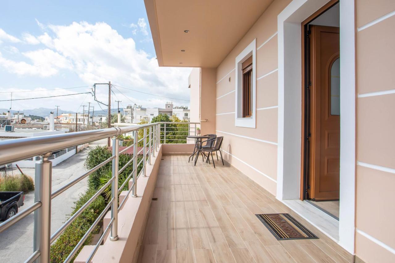 M&E Apartments ฮารากิ ภายนอก รูปภาพ