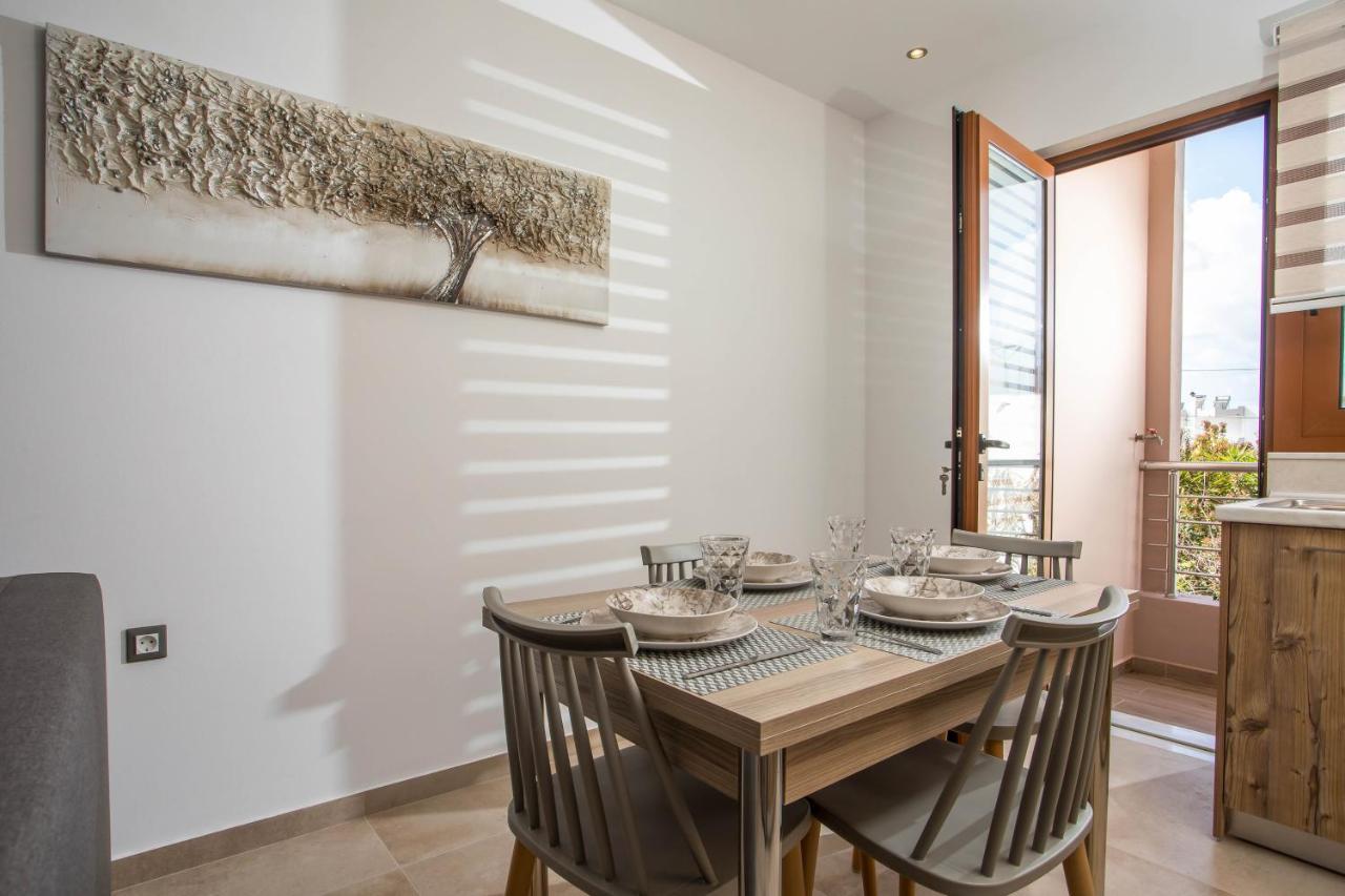 M&E Apartments ฮารากิ ภายนอก รูปภาพ