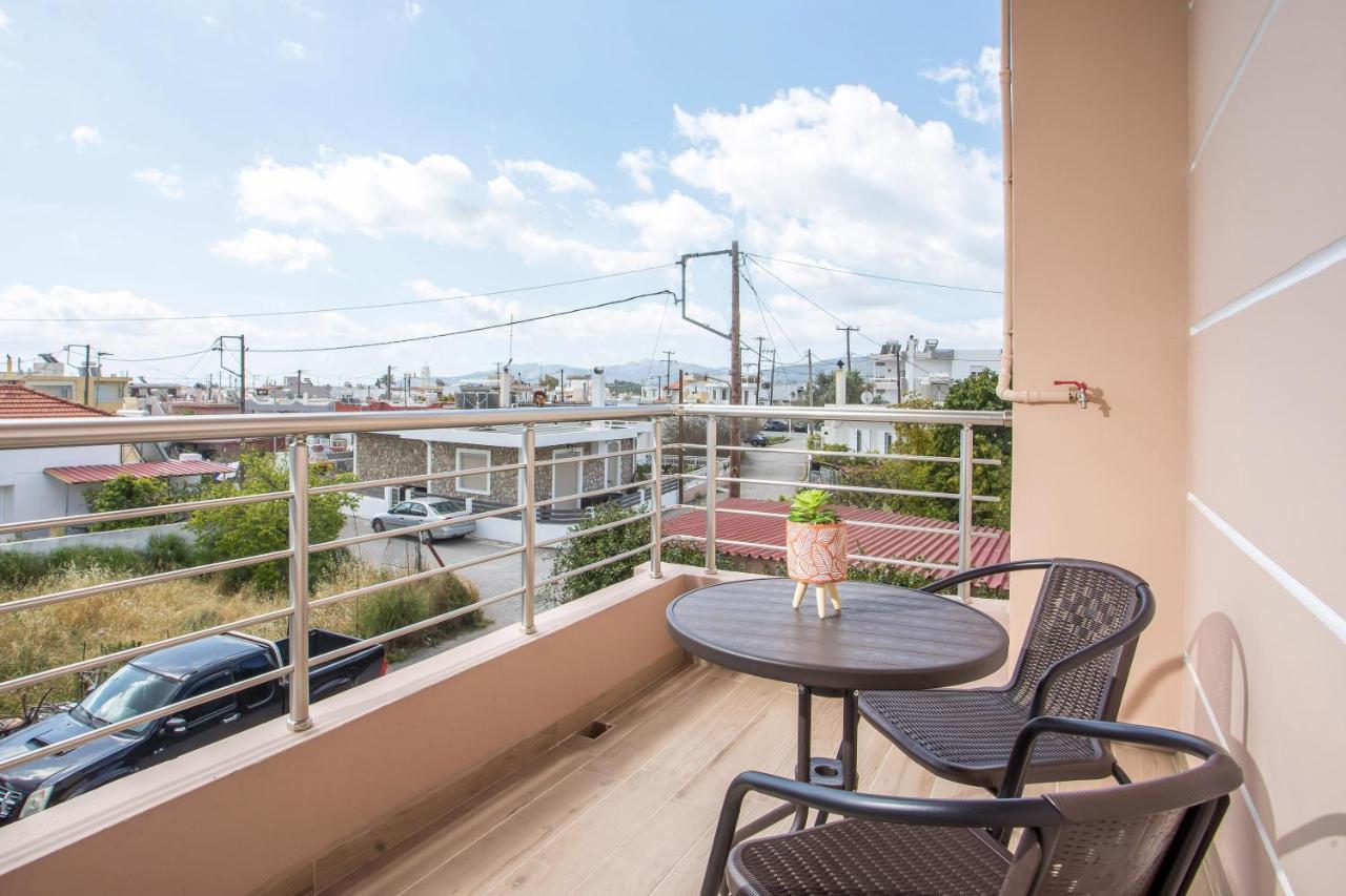 M&E Apartments ฮารากิ ภายนอก รูปภาพ
